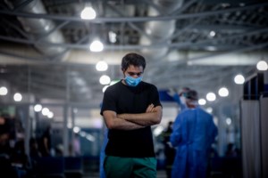 Κορονο-γάμος στη Θεσσαλονίκη: Θετικός και σε κατ' οίκον περιορισμό ο DJ - Πώς κατάλαβε ότι κόλλησε - εικόνα 3