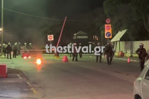 Εστησαν σκηνές μέσα στο ΑΠΘ - Διαμαρτυρία φοιτητών για τα υψηλά ενοίκια [εικόνες - βίντεο]