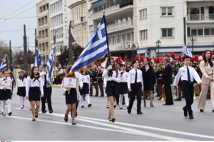 28η Οκτωβρίου: Έκλεισε ο σταθμός του μετρό στο Σύνταγμα – Πώς λειτουργούν τα μέσα μαζικής μεταφοράς