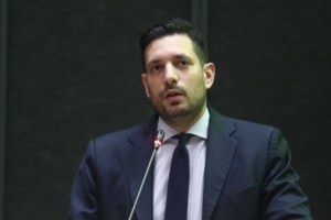 Άγρια κόντρα Γεωργιάδη και Καζαμία για "φακέλωμα" των τραυματιών από το συλλαλητήριο για τα Τέμπη