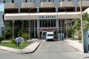 Άρτα: Μόλις δύο ώρες άντεξε το βρέφος μέσα στο αυτοκίνητο - Πώς η καμπίνα γίνεται καμίνι μετά από μισή ώρα [Βίντεο]