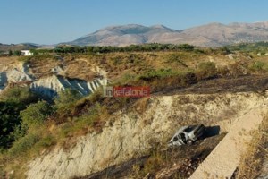 Θλίψη στο Αγρίνιο: Νεκρός ηλικιωμένος - Έπεσε με το αυτοκίνητό του σε γκρεμό 30 μέτρων