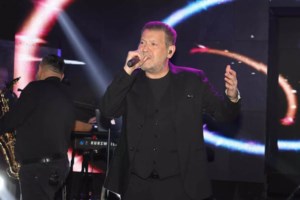 Χάρης Κωστόπουλος: Η τελευταία συνέντευξη του αγαπημένου λαϊκού τραγουδιστή και οι μεγαλύτερες επιτυχίες του