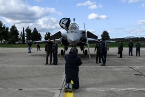 Rafale: Υπόκλιση του Γάλλου "Top Gun" στους Έλληνες πιλότους - "Πραγματικά είναι πάρα πολύ καλοί" [Εικόνες]