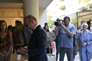 Μαζωνάκης: Οι συνταγογραφήσεις της γιατρού σε ασθενή που της πρότεινε πλασμαφαίρεση - "Χρυσά" συμπληρώματα διατροφής - εικόνα 3