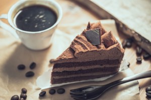 Πετρετζίκης: Τέλειο κέικ μήλου με ελάχιστα υλικά - Ετοιμο σε 20 λεπτά - εικόνα 2