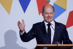 Ο Σόιμπλε έδωσε τη λύση για το κρύο: Βάλτε και δεύτερο πουλόβερ, "κακομαθημένοι" οι Γερμανοί - εικόνα 2