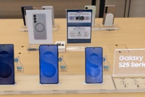 Δασμοί σε κινητά και άλλα ηλεκτρονικά: Το Σαββατοκύριακο που ήρθαν τα πάνω κάτω ...δύο φορές - "Κανείς δεν θα ξεφύγει"