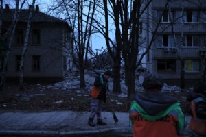 Ουκρανία: Στο Κίεβο χιονίζει και εκατομμύρια παραμένουν χωρίς ηλεκτρικό ρεύμα - εικόνα 2