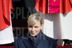 Μοντέρνα πριγκίπισσα η Σαρλίν: Η διαφορετική εμφάνιση με ολόσωμη φόρμα που αγκάλιασε το σώμα της