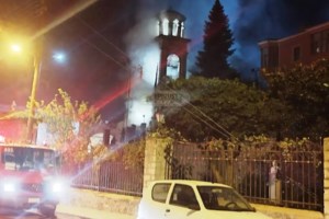 Μεγάλες ζημιές στη Μητρόπολη Ιωαννίνων μετά τη φωτιά - Βραχυκύκλωμα δείχνουν τα πρώτα στοιχεία [εικόνες]