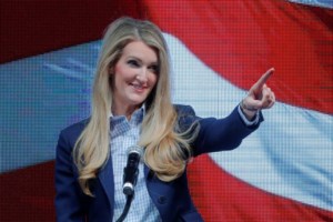 ΗΠΑ: Αντιεμβολιαστές και μια πανελίστρια γιατρό επέλεξε ο Τραμπ για επικεφαλής στον τομέα της Υγείας - εικόνα 2