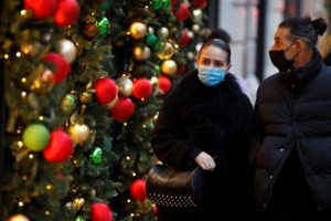 "Ακτινογραφία" της μετάλλαξης Όμικρον στην Ευρώπη: Ποιες ηλικίες "χτυπά" και πού κόλλησαν