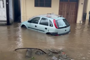 Ικαρία: Μπαλάκι οι ευθύνες για σχολείο ερείπιο στην Ικαρία – "Παίρνει νερό από παντού, κινδυνεύουν οι μαθητές" [βίντεο]