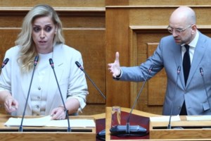 Τα "έχωσαν" στη Χρηστίδου μετά την επίθεση στον Μπακογιάννη για το αρνί - "Ξαναμπές στο Fame Story και άσε την πολιτική"