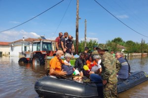 Κακοκαιρία Daniel: Επιτυχής επιχείρηση απεγκλωβισμού 68 κατοίκων στο Πήλιο από το Λιμενικό [εικόνες-βίντεο] - εικόνα 3