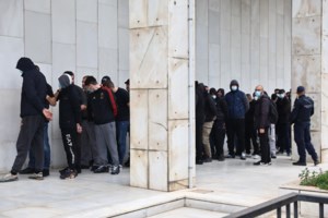Πώς δρούσε η εγκληματική οργάνωση των χούλιγκαν: Τα "κεφάλια", τα "μεροκάματα" και ο ρόλος των "μικρών"