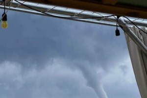 Ηρθε το κύμα κακοκαιρίας: Σφοδρές καταιγίδες σε Θεσσαλονίκη και Χαλκιδική - "Πνίγηκε" ο Πολύγυρος [Βίντεο] - εικόνα 2