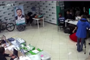 Spiegel: Ο Ναβάλνι έπρεπε να πεθάνει στο αεροπλάνο - Το σχέδιο που απέτυχε - εικόνα 2