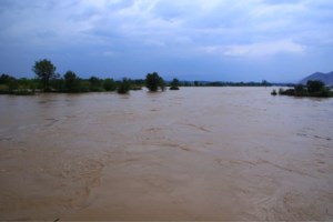 Χαϊδάρι: Πτώση βράχων στη Λεωφόρο Αθηνών - Με δυσκολία η κίνηση των οχημάτων [βίντεο]