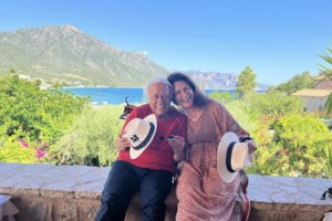 Το αντίο της Έλλης Στάη στον Τάσο Μπιρσίμ: "Μας πήρε από το χεράκι και μας γνώρισε τις κάμερες" [βίντεο]