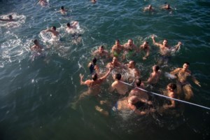 "Θεοφάνια" ή "Θεοφάνεια": Ο Γιώργος Μπαμπινιώτης απαντά πώς γράφεται η μεγάλη χριστιανική γιορτή