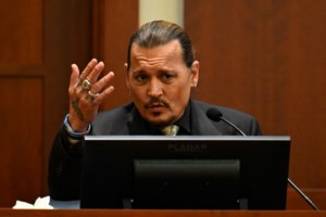 Στην αντεπίθεση ο Τζόνι Ντεπ: Η Άμπερ Χερντ μου πετούσε τηλεκοντρόλ στο κεφάλι - Κλειδωνόμουν στο μπάνιο