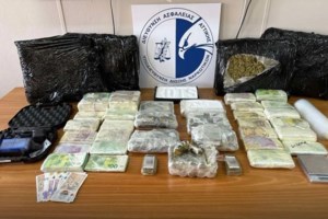 Τρίκαλα: Κυκλοφορούσε με 138 γραμμάρια χασίς και αεροβόλο πιστόλι [εικόνα}