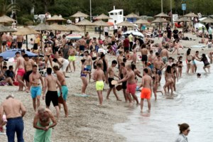 Μάιος: Ο μήνας επιστροφής στην κανονικότητα – Μετά την εστίαση ανοίγουν σχολεία, τουρισμός και οργανωμένες παραλίες