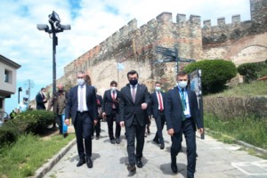 Τσίπρας σε φορείς Τουρισμού: Επανεκκίνηση υγειονομικά ασφαλής με όρους οικονομικής βιωσιμότητας για τις επιχειρήσεις - εικόνα 5