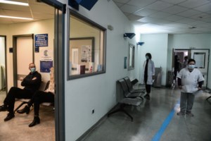 Άρση lockdown: Παράταση μιας εβδομάδας στις αποφάσεις για μουσική, ωράριο κυκλοφορίας και δεξιώσεις γάμων - εικόνα 2