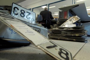 Εκλογές 2023: Επιστρέφονται πινακίδες, άδειες κυκλοφορίας και άδειες οδήγησης για τη διευκόλυνση των ψηφοφόρων