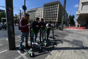 Καταδίωξη στην Καλλιθέα: ΔΙΑΣ κυνήγησαν ανήλικους που έκλεψαν αυτοκίνητο- Πέντε συλλήψεις