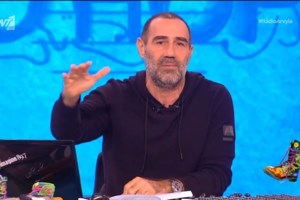 Παρασκήνιο: Γιατί ο Σαμαράς "κάρφωσε" την κυβέρνηση για τους συγγενείς των θυμάτων των Τεμπών- Ποιους στόχευε