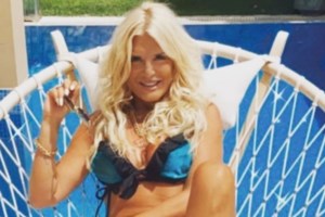 Μαρίνα Πατούλη: Ανάβει κερί και κάνει έκκληση για προσφορά ειδών πρώτης ανάγκης