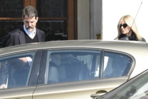 Χρήστος Ζαμπούνης για Παύλο και Μαρί Σαντάλ: "Να γυρίσουν στην Ελλάδα να κάνουν τι;" - εικόνα 6