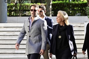 Κασσελάκης - Τάιλερ ντυμένοι με τα ίδια ρούχα στον Σύλλογο Οροθετικών - Για την παγκόσμια ημέρα AIDS [εικόνες] - εικόνα 6