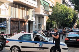 Πυροβολισμοί στον Κολωνό: Βγήκαν τα όπλα για μια γυναίκα - Ενας τραυματίας, αναζητείται ο δράστης