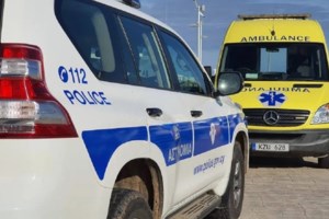 Ανατράπηκε ιδιωτικό ασθενοφόρο στο Γουδί: Πέθανε ο ασθενής που μετέφερε [εικόνες] - εικόνα 5