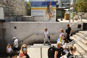 Ισχυρή σύσταση για τον κορονοϊό: "Κάντε τεστ πριν φύγετε για διακοπές" - Tριπλάσια κρούσματα σε σχέση με πέρυσι