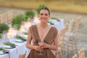 Βίκυ Καγιά: Η selfie χωρίς μακιγιάζ στην παραλία και οι φωτογραφίες με μαγιό χωρίς ρετούς [εικόνες] - εικόνα 2