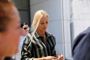 Βικτώρια Καρύδα: Έλαμψε στην Εβδομάδα Μόδας - Η τραγική ειρωνεία με τη νύχτα που δολοφονήθηκε ο Γιάννης Μακρής [Εικόνες] - εικόνα 2