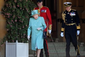 Βασίλισσα Ελισάβετ: Σύσταση των γιατρών της να ξεκουραστεί και να απέχει από επίσημες εμφανίσεις