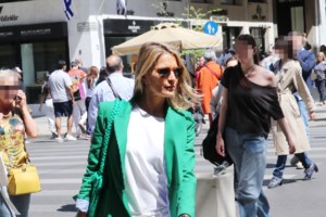 Η Ράνια Τζίμα στο γυμναστήριο με κολάν και σνίκερς: "Βασανιστής όσα χρόνια και αν περάσουν" - εικόνα 3