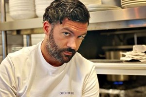 Θεσσαλονίκη: Ανήλικοι διαρρήκτες χτύπησαν καταστηματάρχη με κλεμμένο αυτοκίνητο προκειμένου να διαφύγουν - εικόνα 2