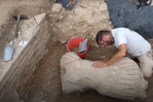 Σπουδαία ευρήματα στους Φιλίππους: Άγαλμα του Ηρακλή και οικοδόμημα ανέδειξε η αρχαιολογική σκαπάνη [Εικόνες] - εικόνα 5