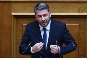 "Δεν μπορείς να υποτιμάς την αντιπολίτευση"- Όσα είπε ο Νίκος Ανδρουλάκης σε πηγαδάκι δημοσιογράφων για τον Κ. Μητσοτάκη