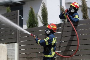 Μεγάλη φωτιά στο Ροβολιάρι του Δήμου Μακρακώμης - Επεκτάθηκε γρήγορα στο βουνό