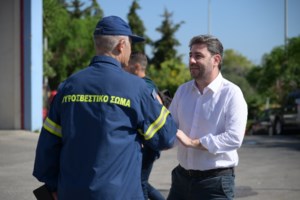 Ανδρουλάκης: Συλλογικές συμβάσεις και έλεγχοι στην αγορά για να υπάρχει σεβασμός στα δικαιώματα των εργαζομένων - εικόνα 2