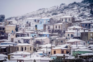 Ρόδος: Μαγευτικές εικόνες στον Αρχάγγελο - Πάγωσαν μέχρι και τα λουλούδια απο το ψύχος - εικόνα 4